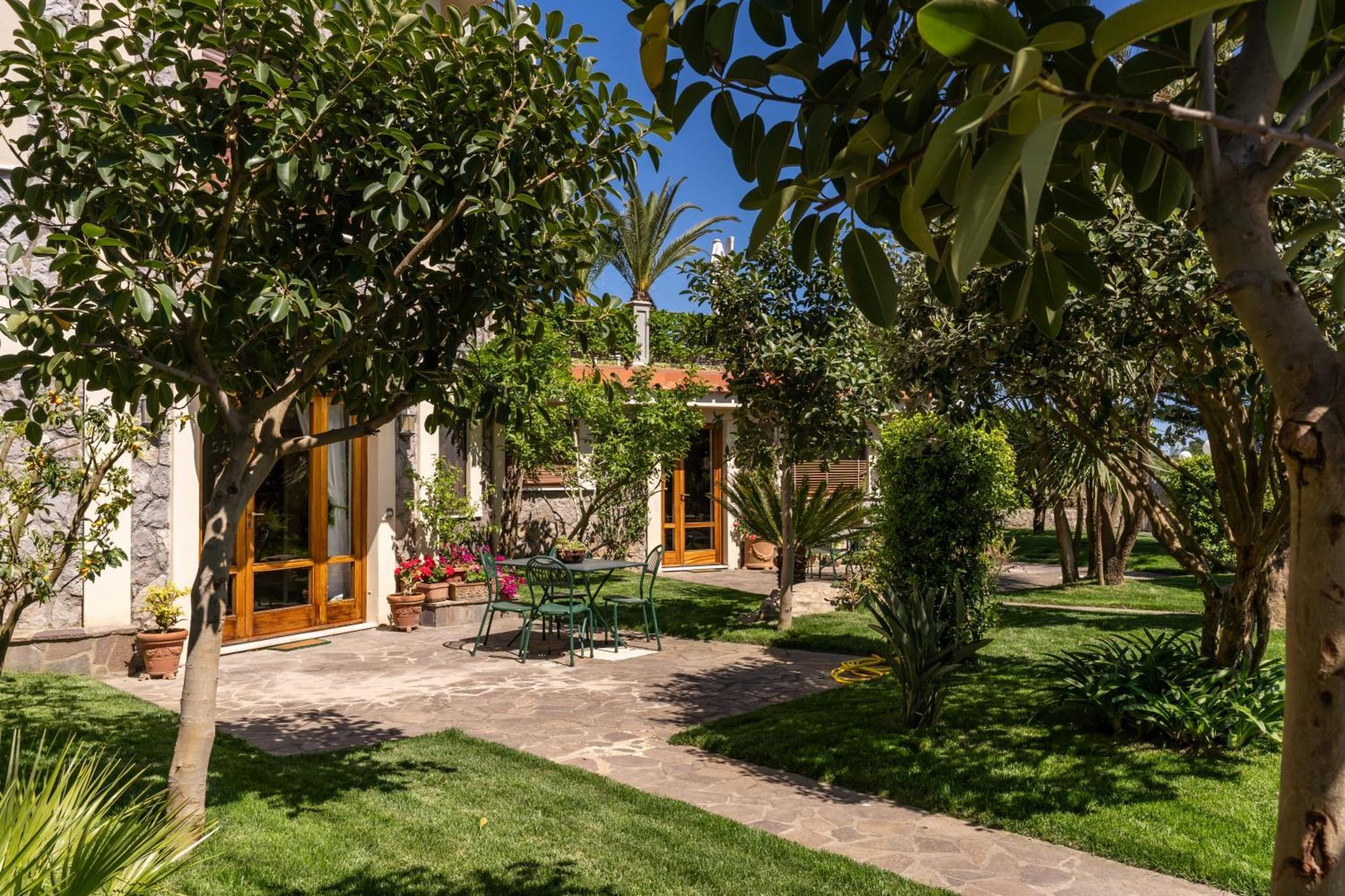 Villa Solatia マッサ・ルブレンセ エクステリア 写真
